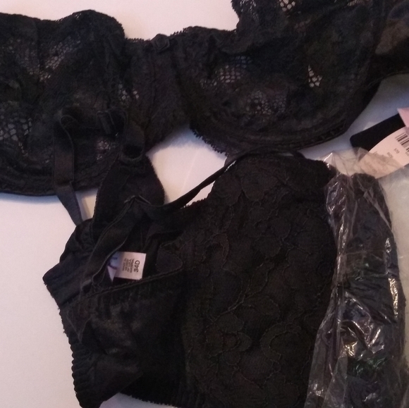 NWT Victoria Secret Mixed LOT Bras All 34D Panties - Picture 4 of 7